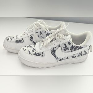 Nike Airs Black & White Embroidered Design - Women's Mixed Size 9.5 & 10